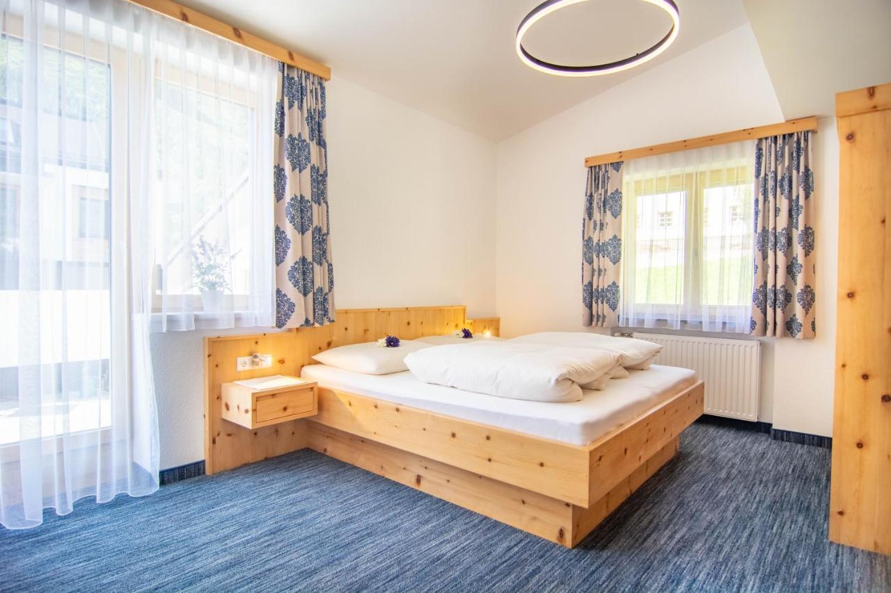 Koecks Bed & Breakfast Galtür Екстериор снимка