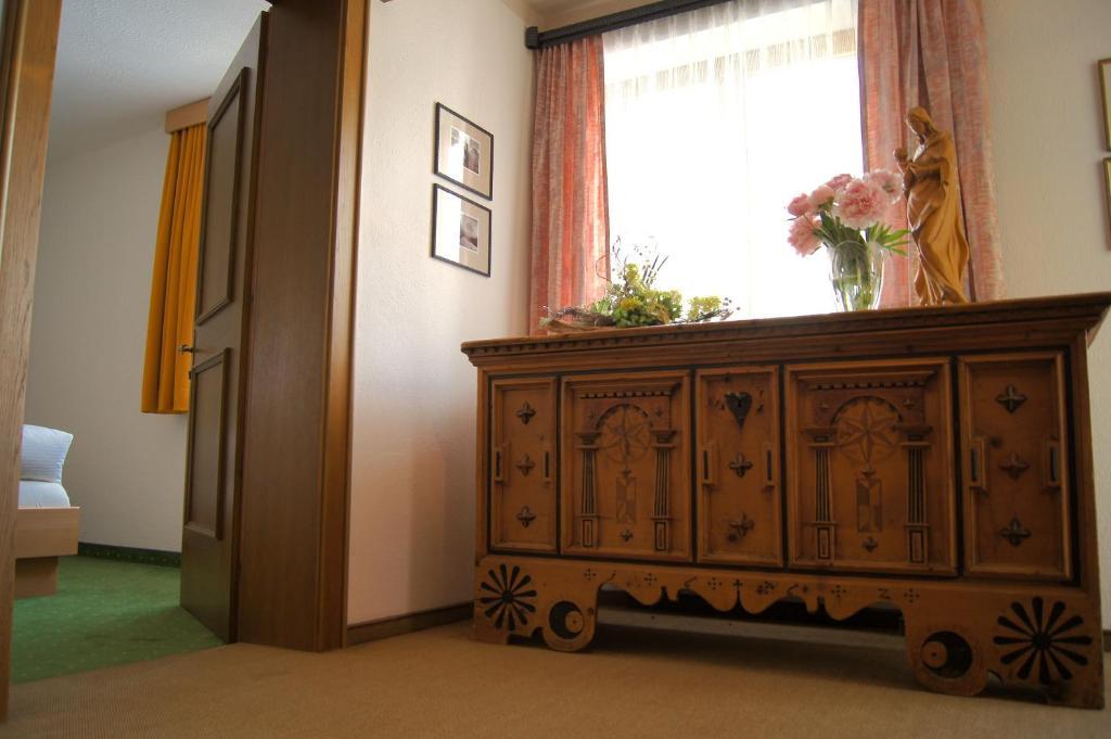 Koecks Bed & Breakfast Galtür Екстериор снимка